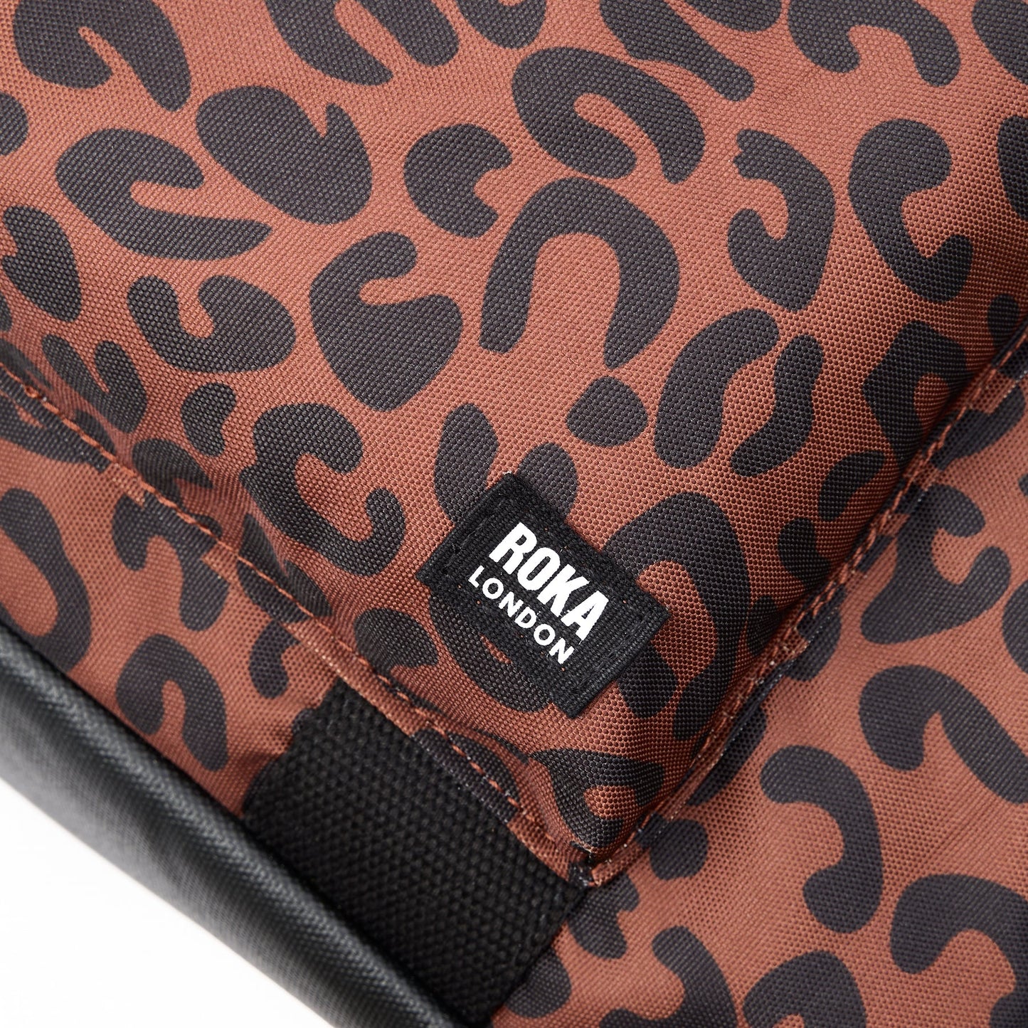Gatwick Carry-On Duffel Medium in Scarlet Leopard