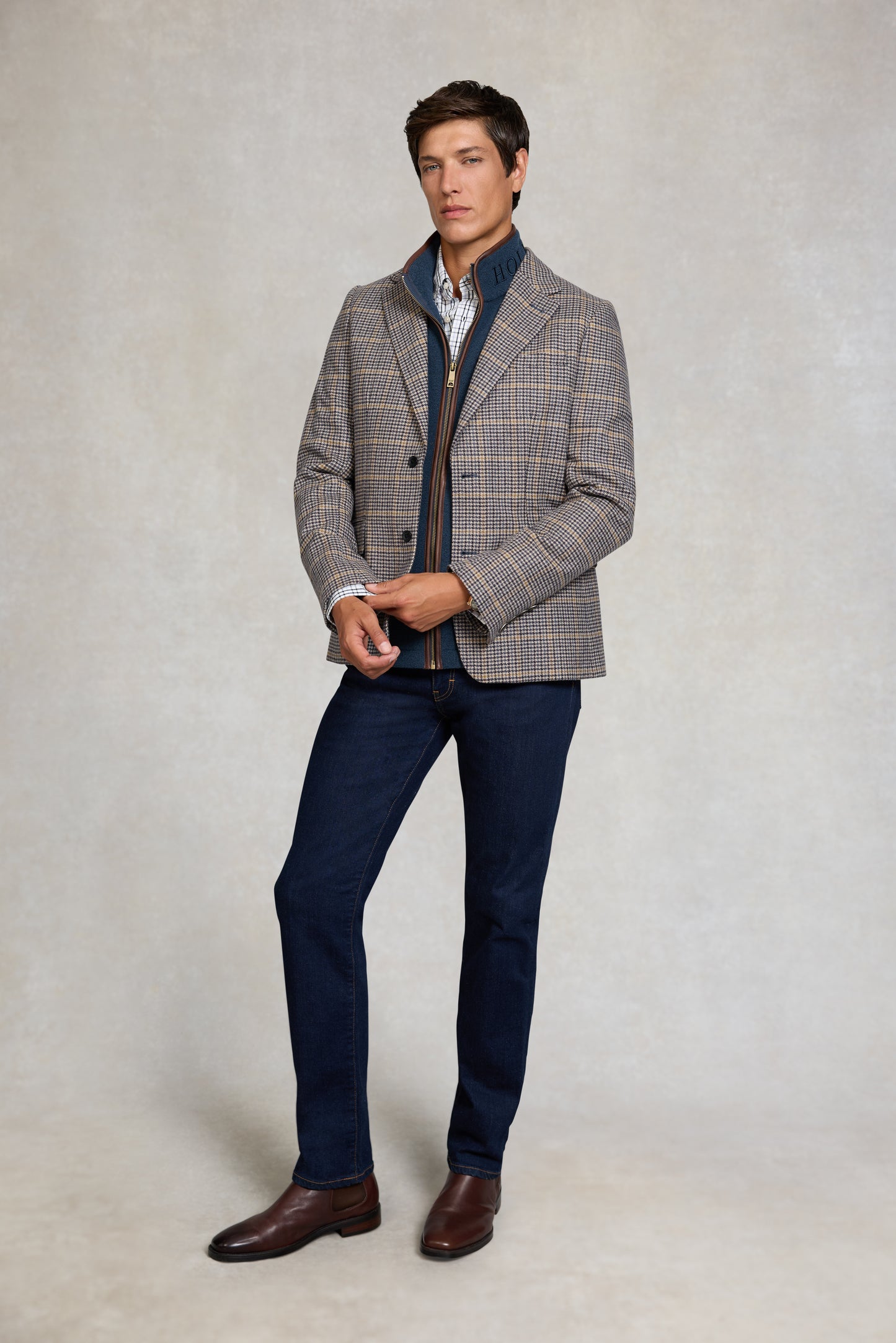 Men's Classic Woven Button Down Shirt