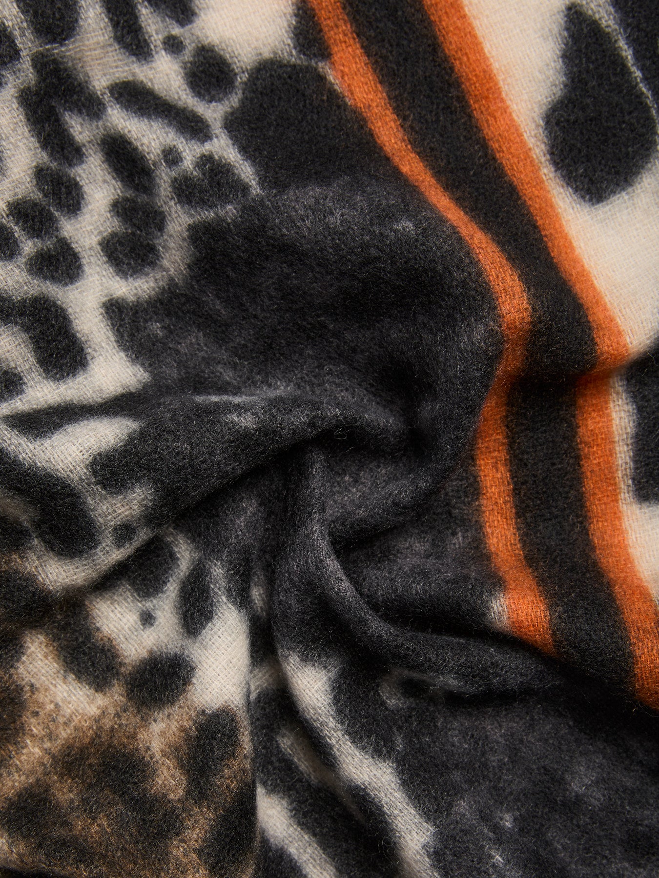 Jorna Long Scarf