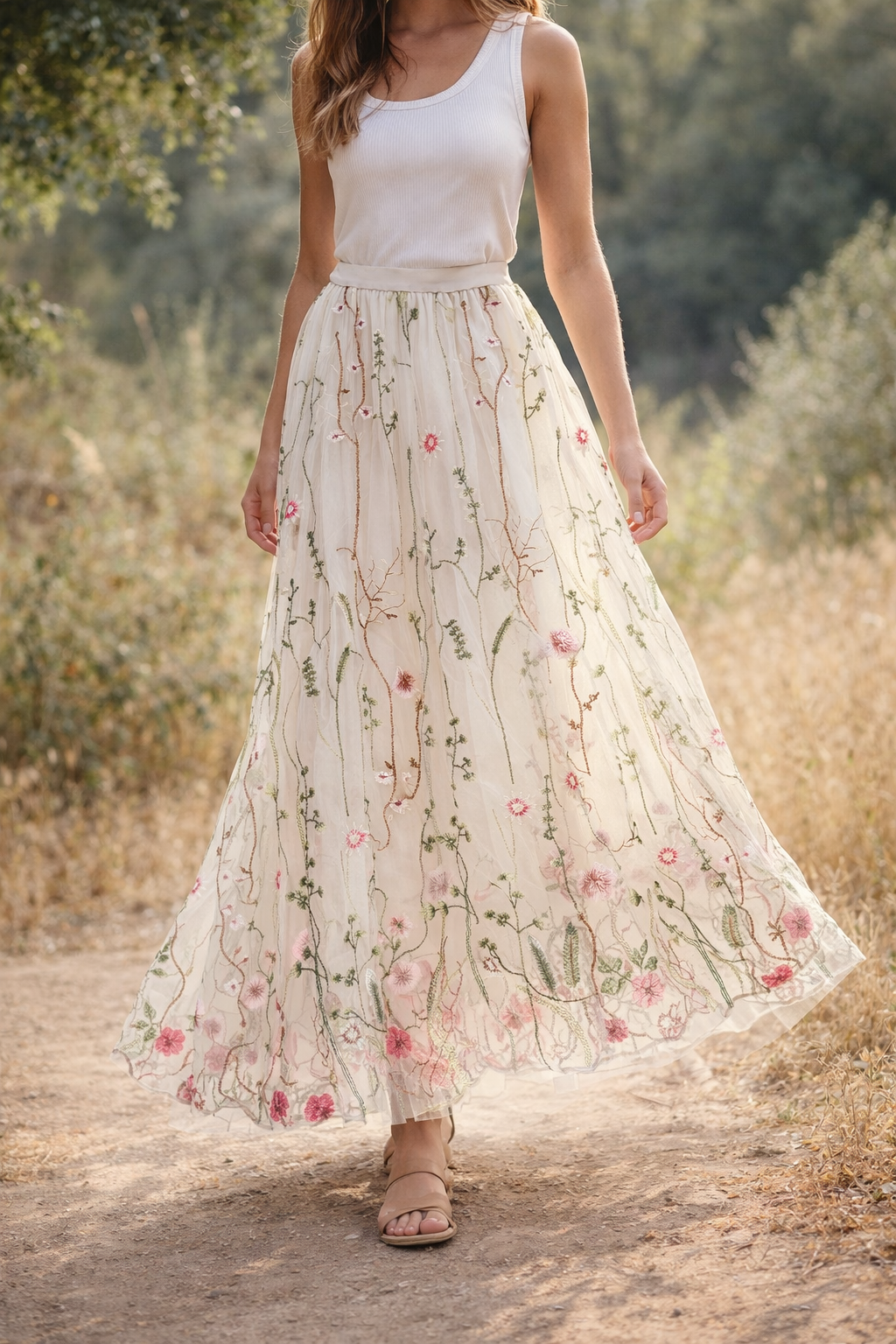 Embroidered meadow tulle skirt in cream - Small