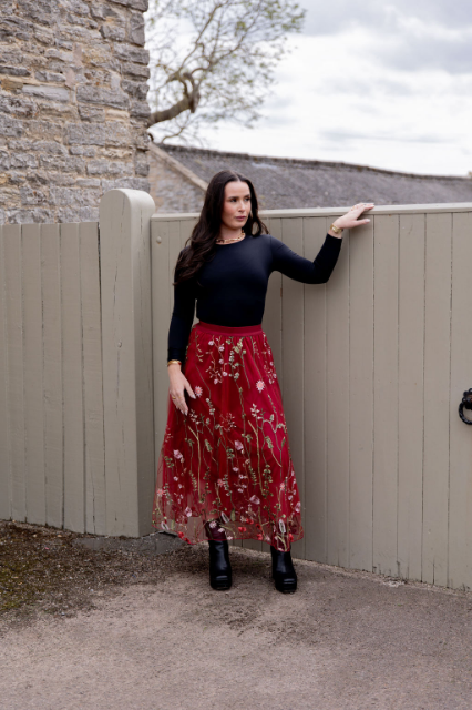 Embroidered meadow tulle skirt in deep red - Large