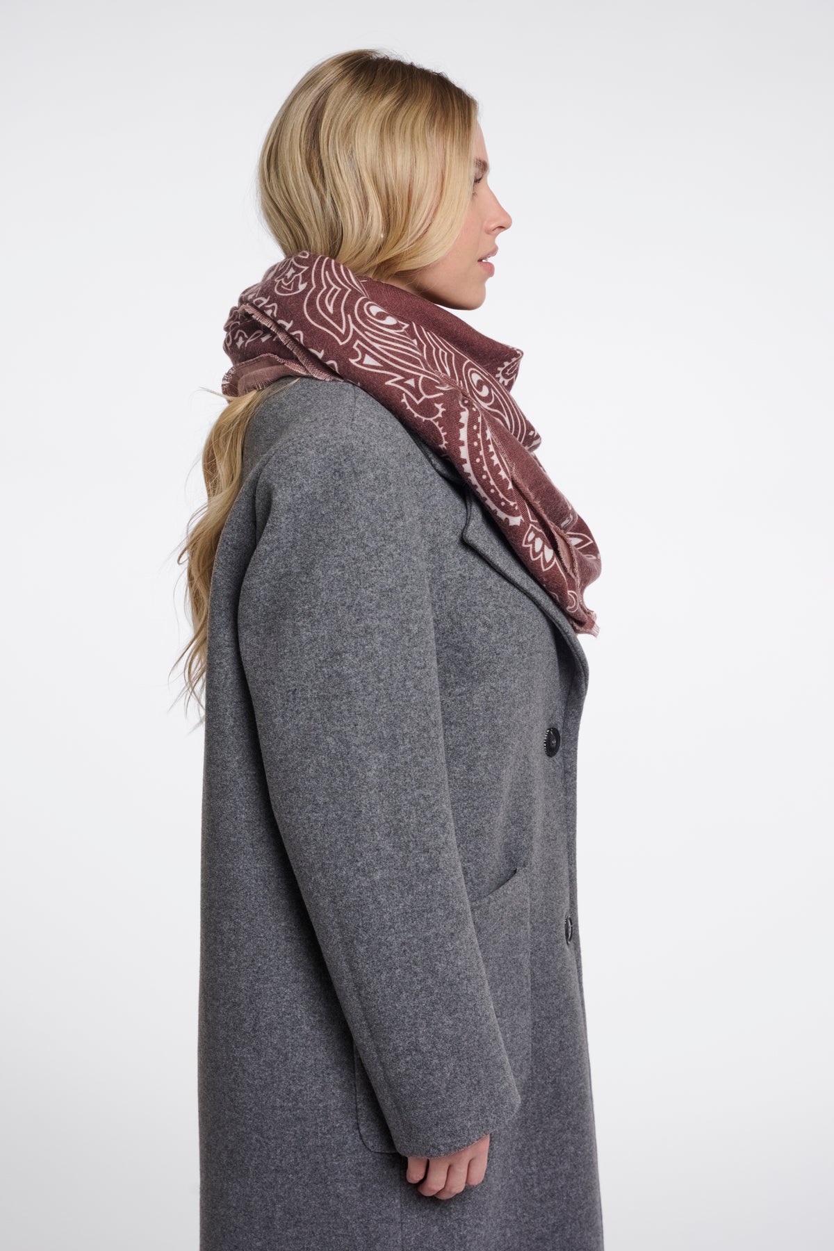 Big square scarf with print - Sangria paisley