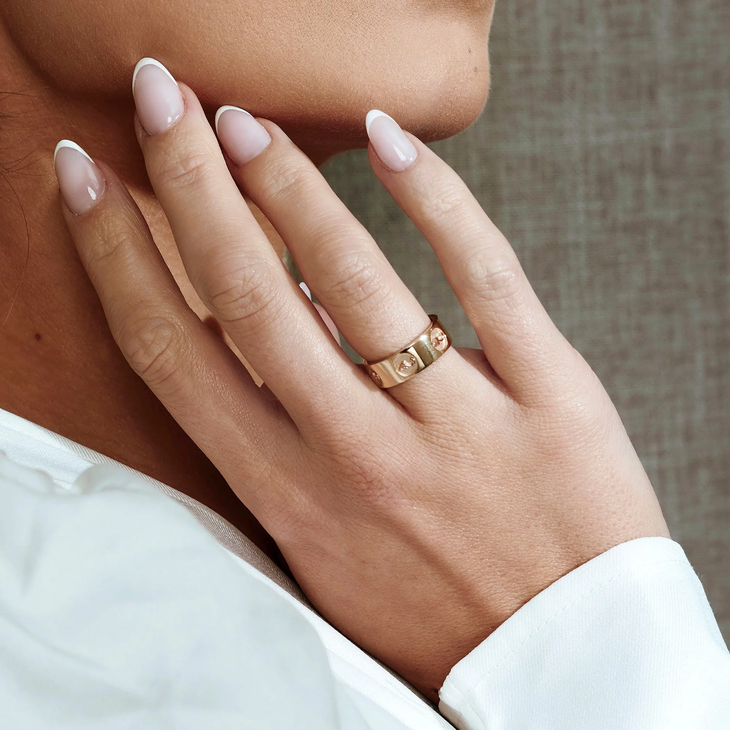 Insignia 9ct Solid Gold Ring