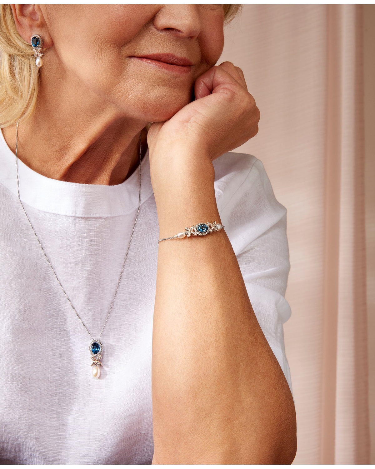Queens Jubilee Superbloom London Blue Topaz Bracelet
