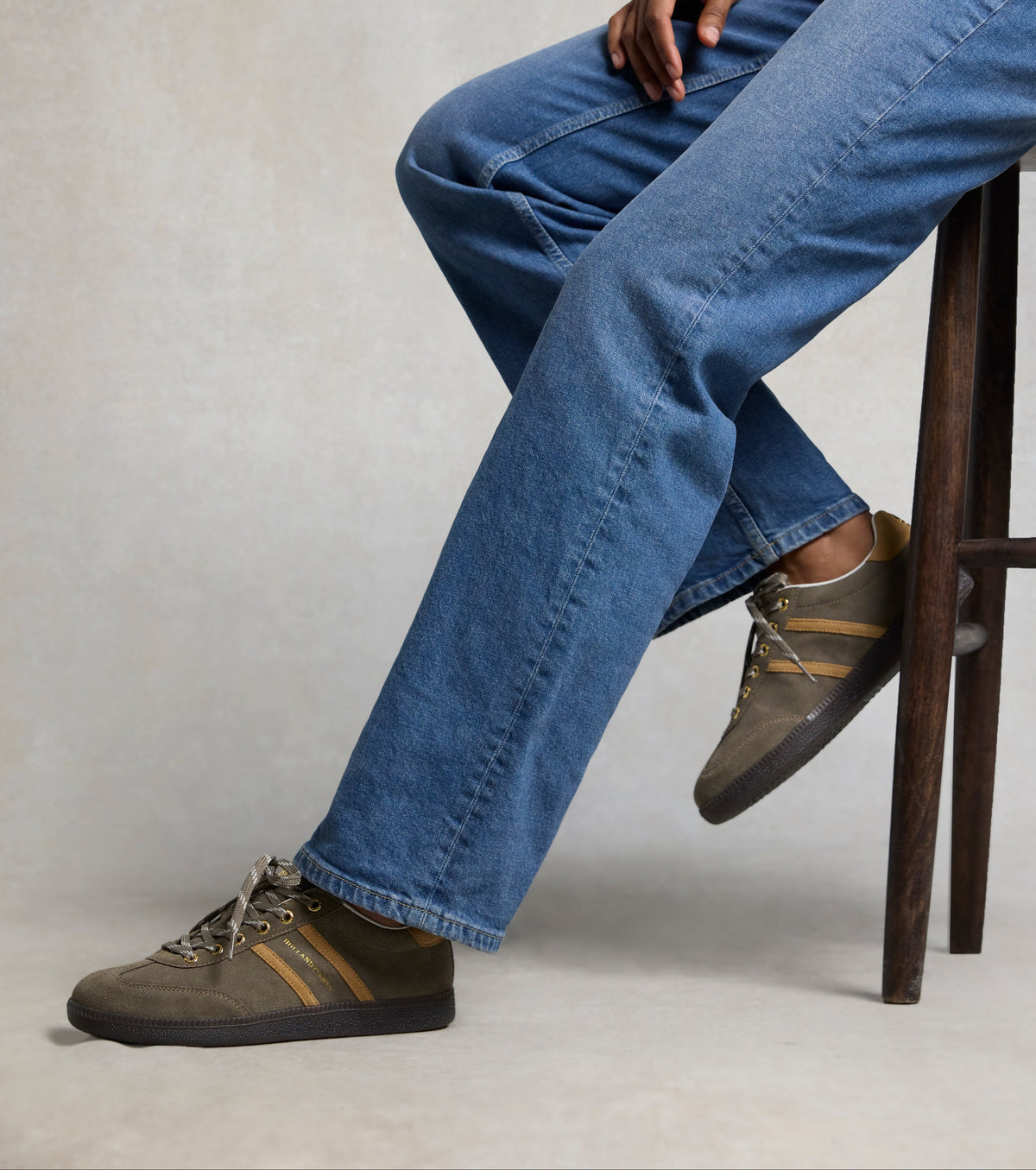 Knightsbridge Court Trainer