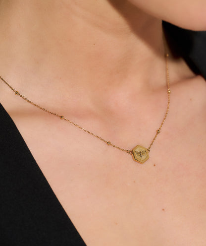 Signature Minima Bee Gold Pendant Necklace