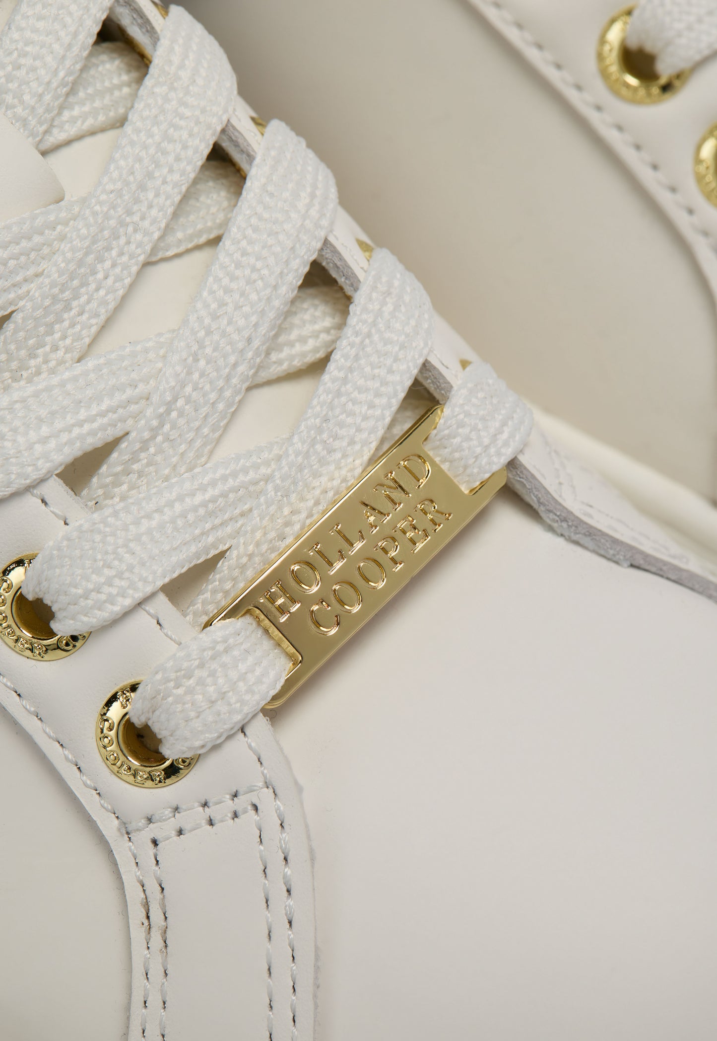 Knightsbridge Court Trainer