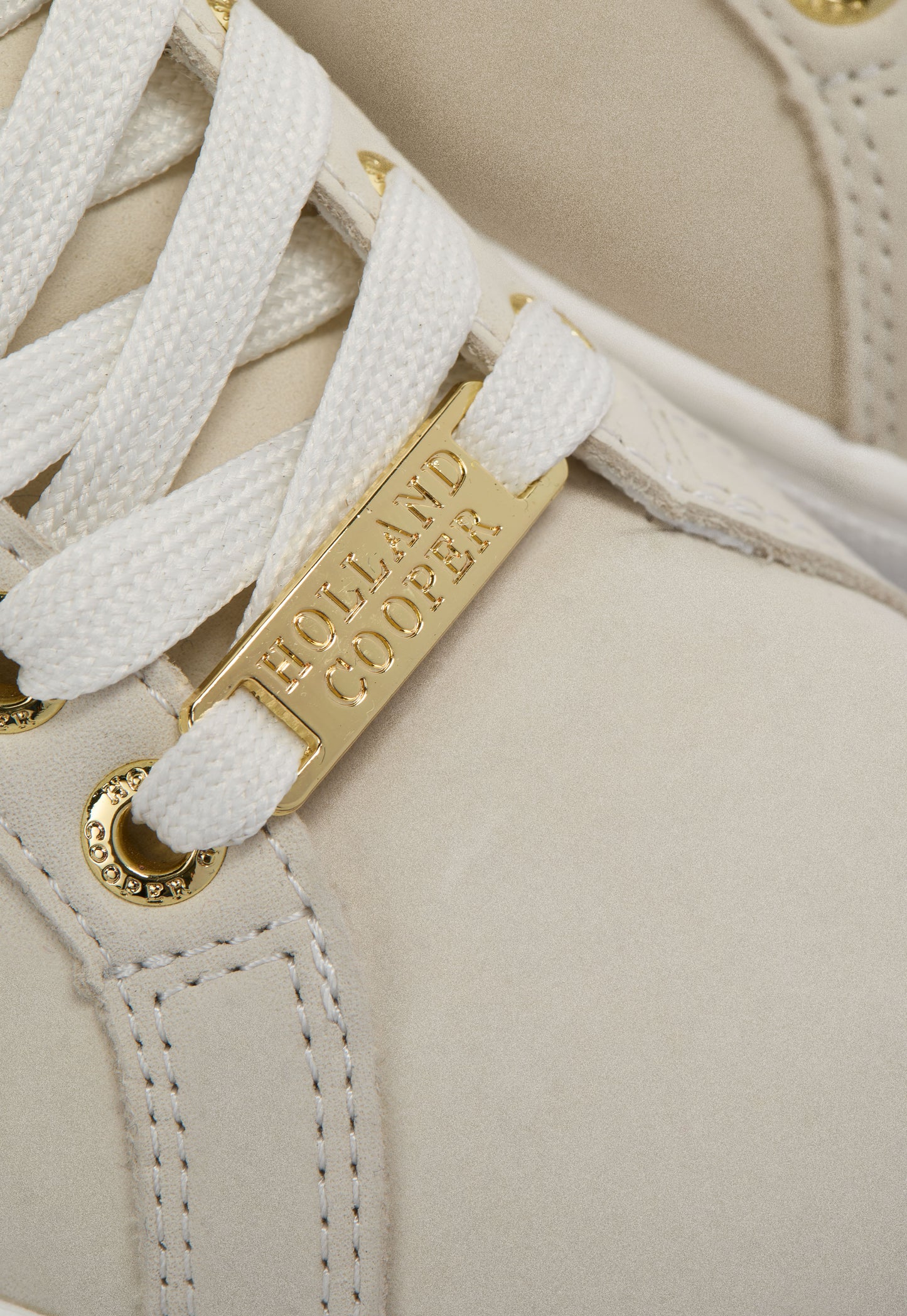 Knightsbridge Court Trainer