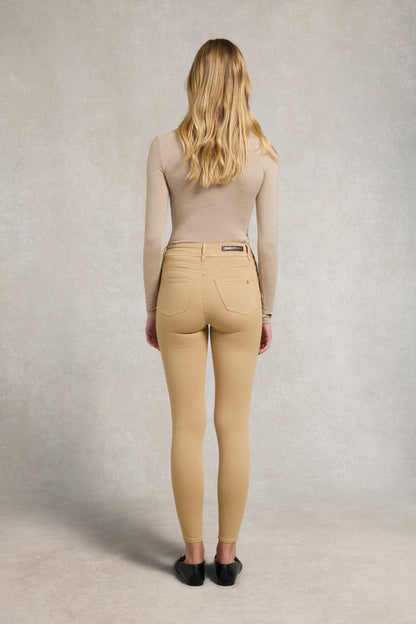 Contour Skinny Jean