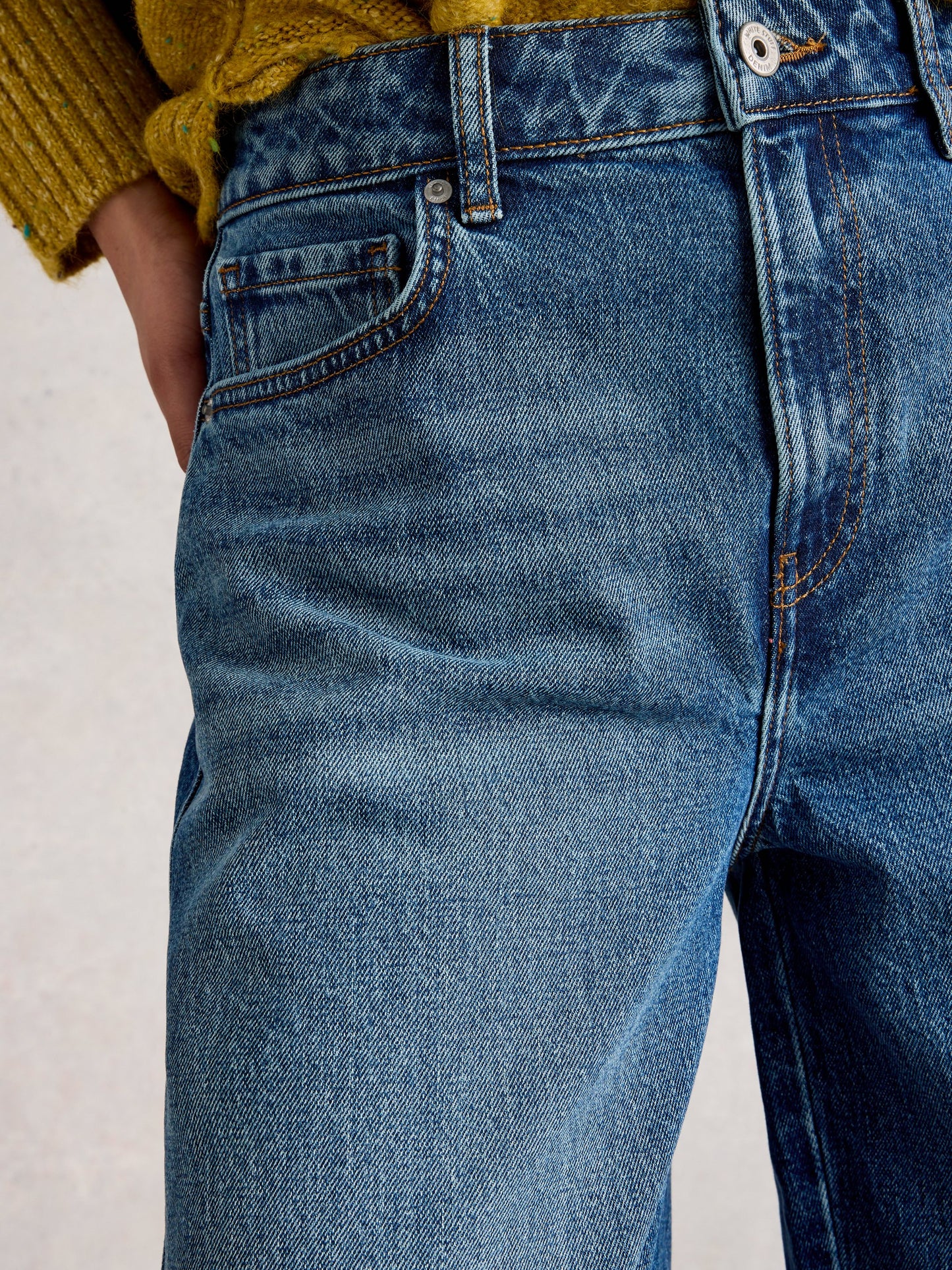 Aubrey Barrel Leg Jean