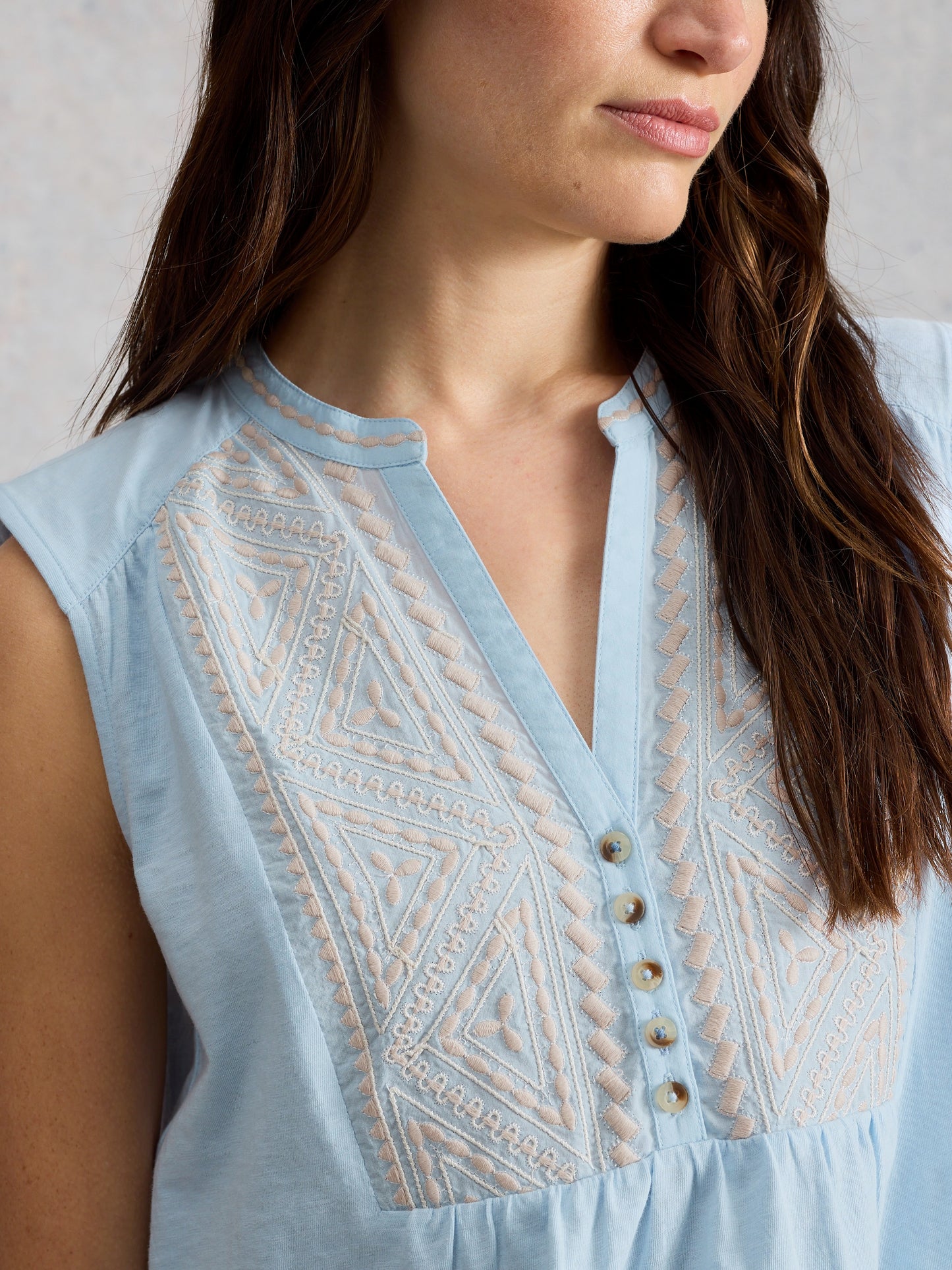 Peony Sleeveless Shirt