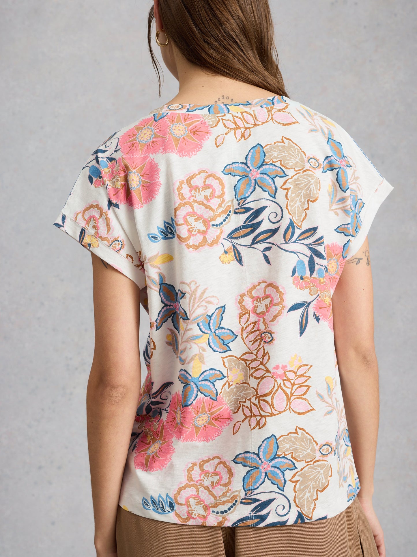 NELLY NOTCH NECK TEE