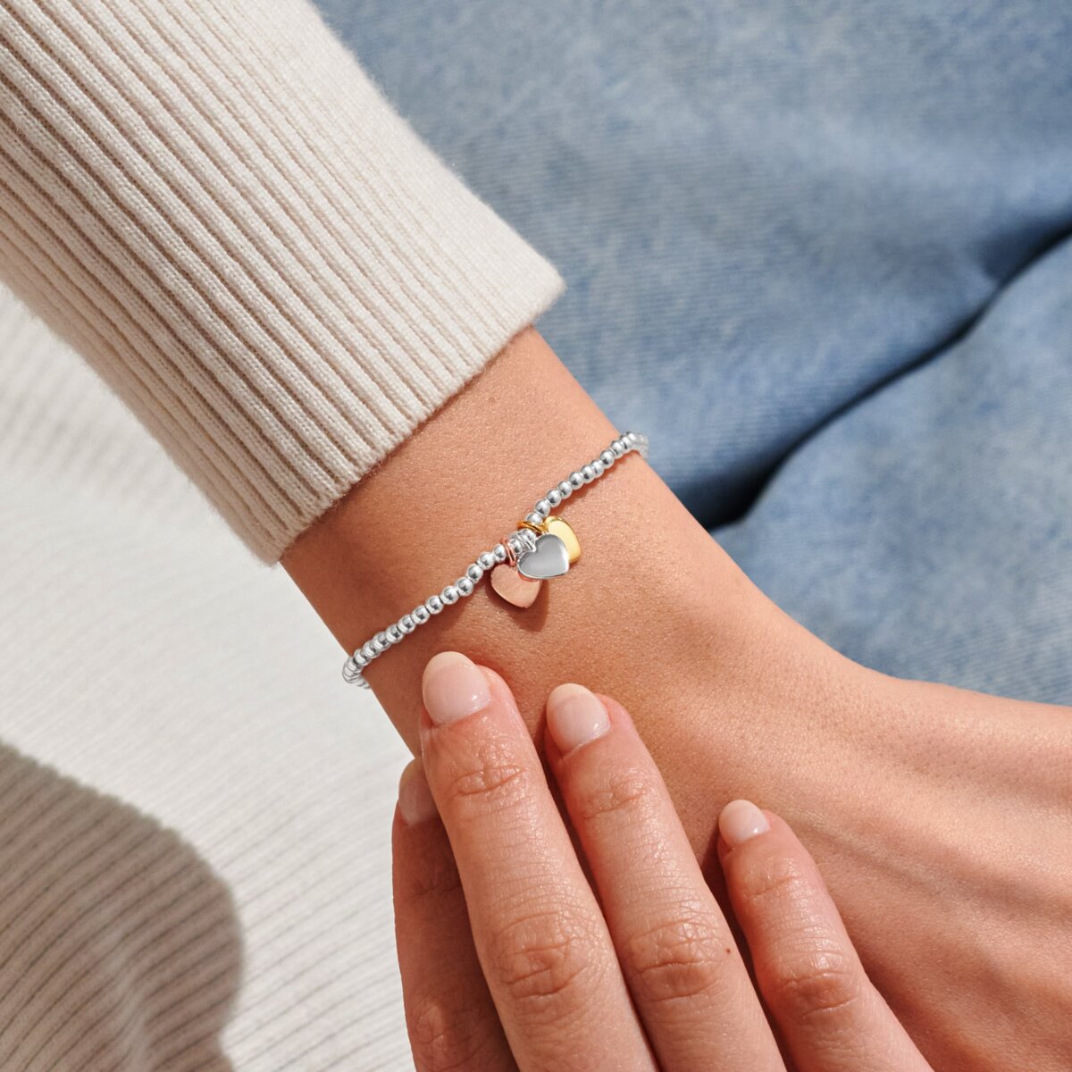 A LITTLE CHARMED MOMENTS FRIENDSHIP BRACELET