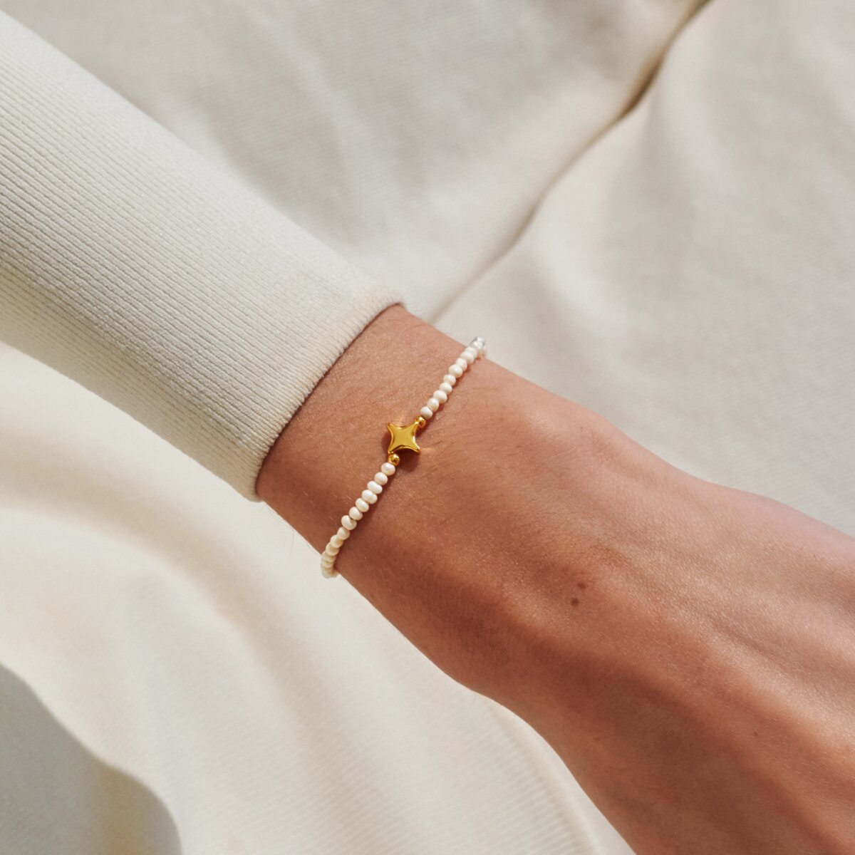 PRECIOUS MOMENTS FRIENDSHIPS ARE LIFE'S TREASURES BRACELET