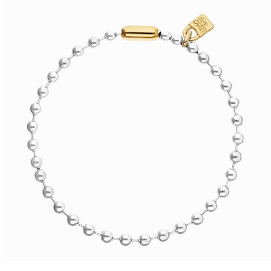 Bead necklace with contrasting accents