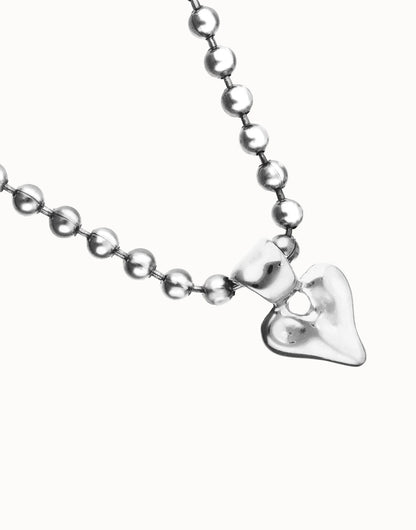 Bead necklace with heart detail