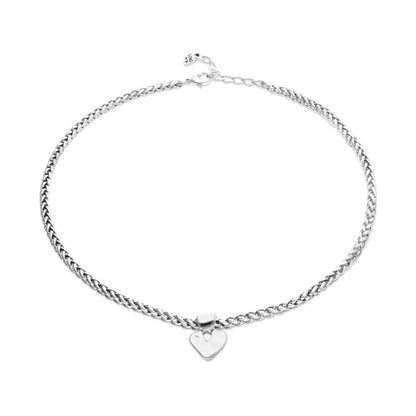 Short chain necklace with small heart detail