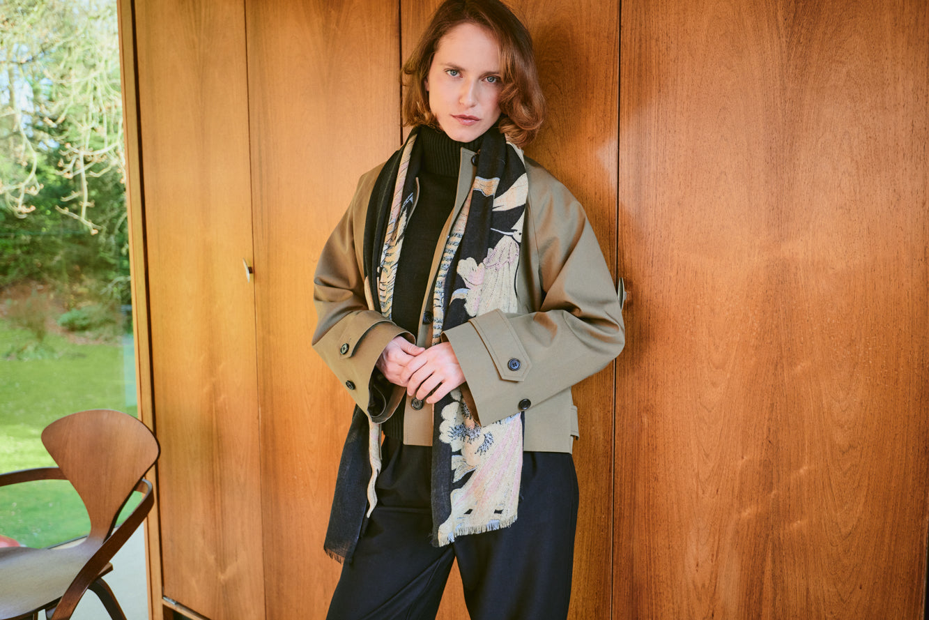 Crane Black Wool Scarf