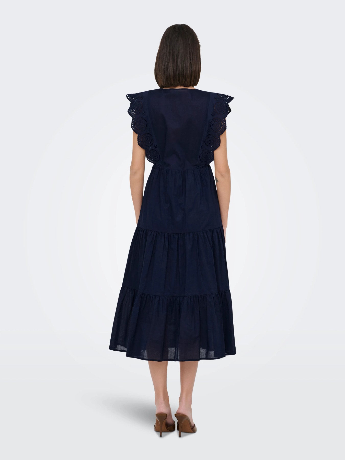 Sara Sleeveless Lace Dress