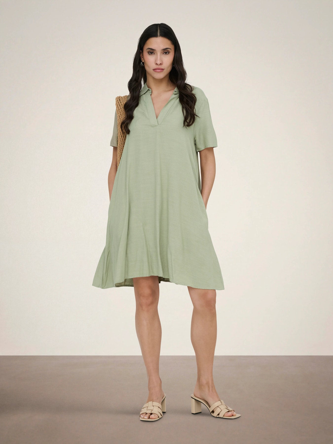 Caya Linen Short Sleeve Dress