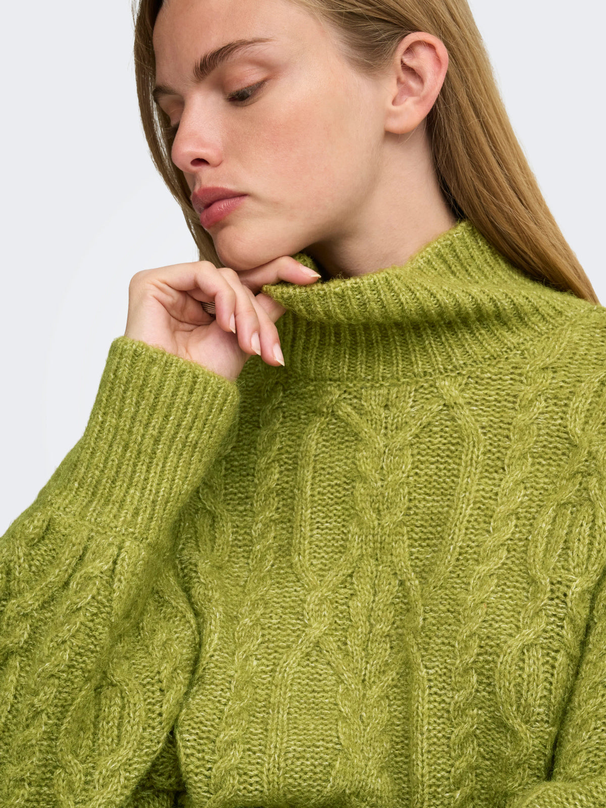Hilde Short Cable Knit