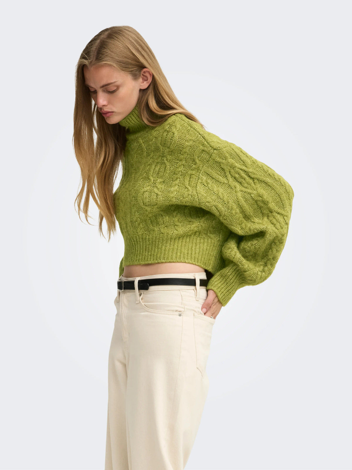 Hilde Short Cable Knit