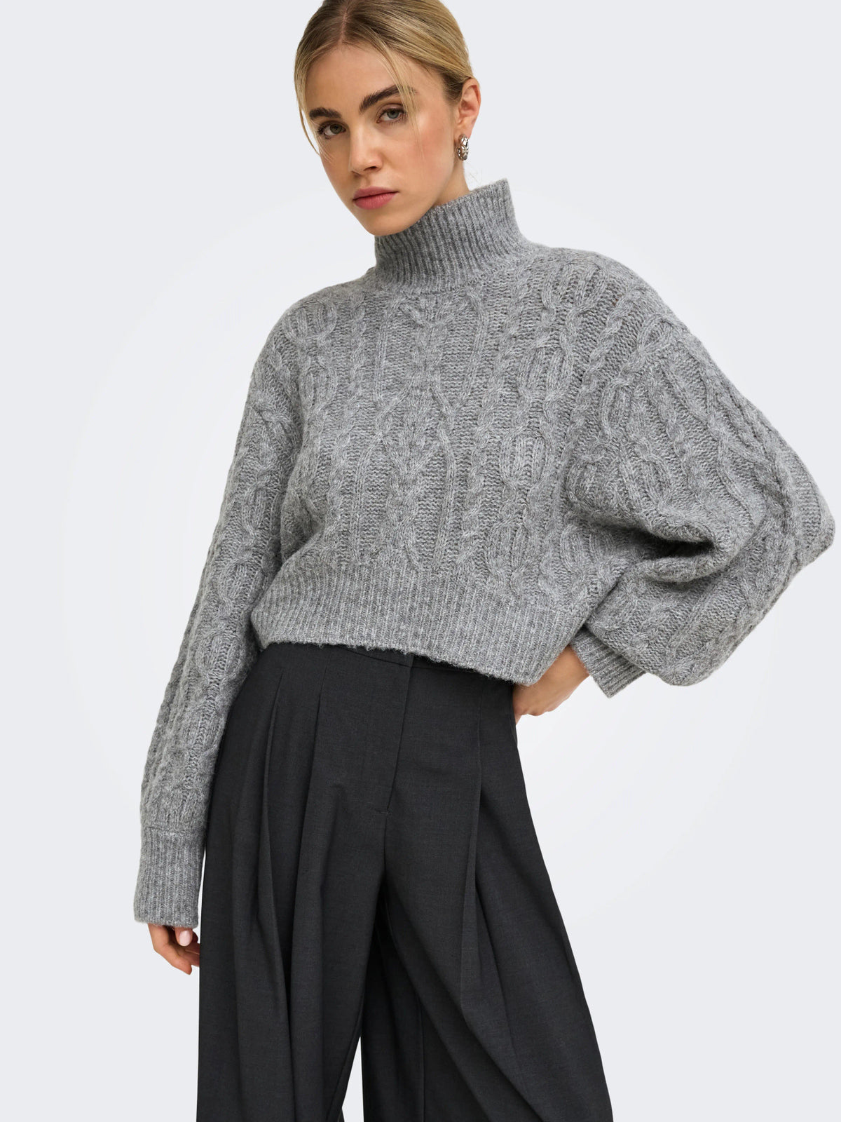 Hilde Short Cable Knit