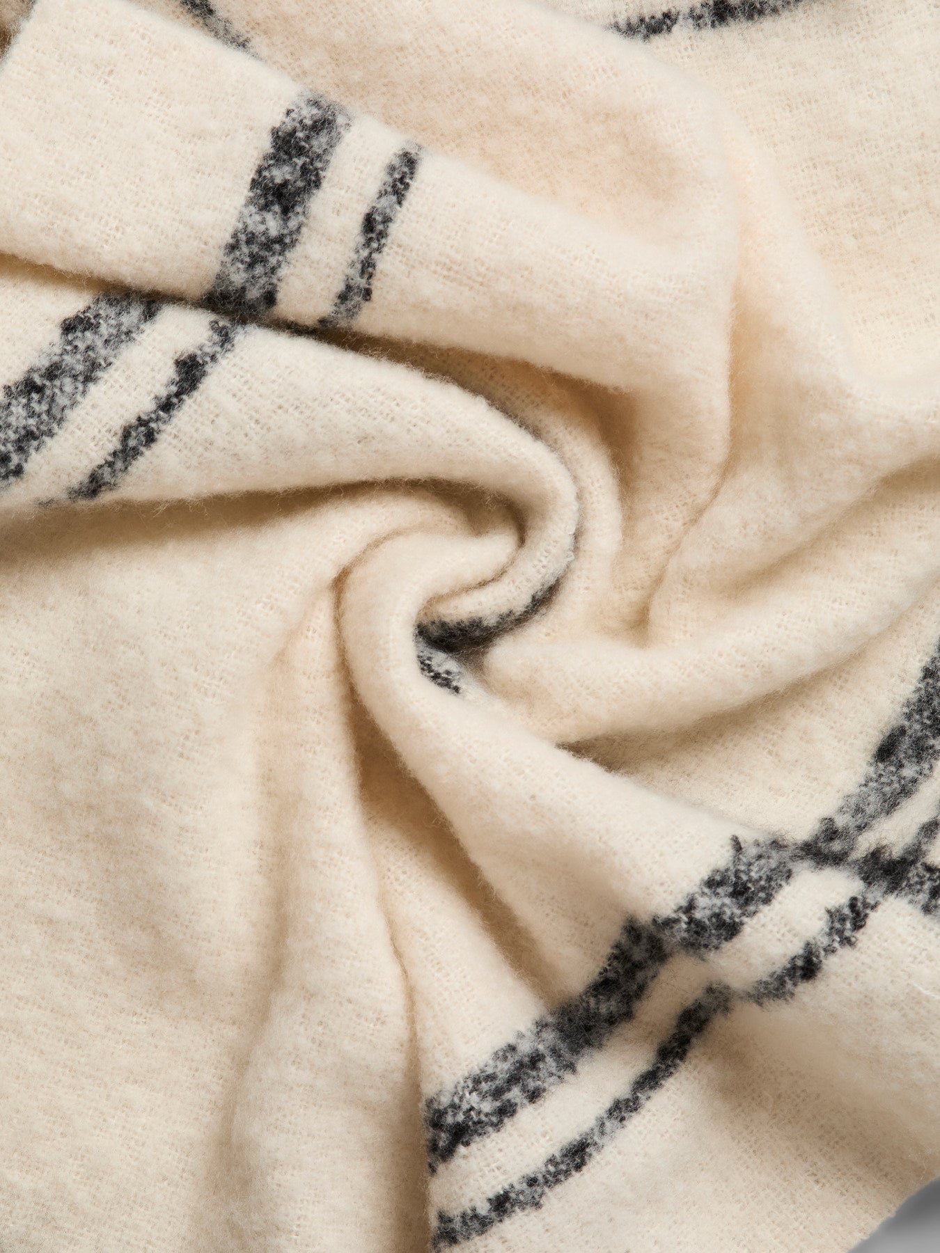 Pyron Long Scarf