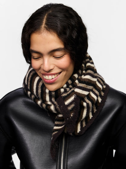 Ada Scarf