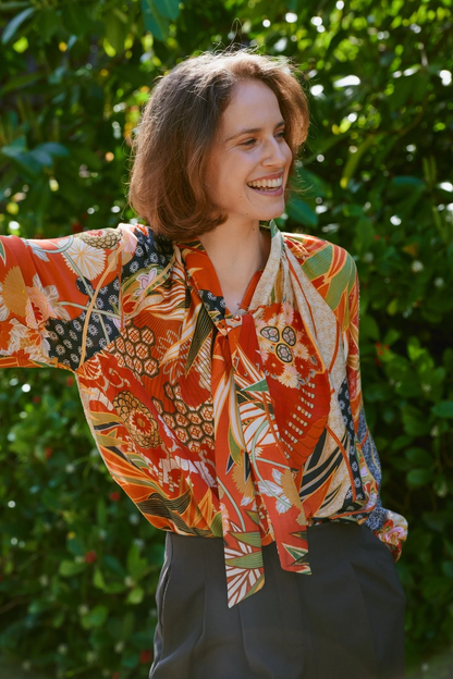 Fans Scarlet Pussy Bow Blouse S/M