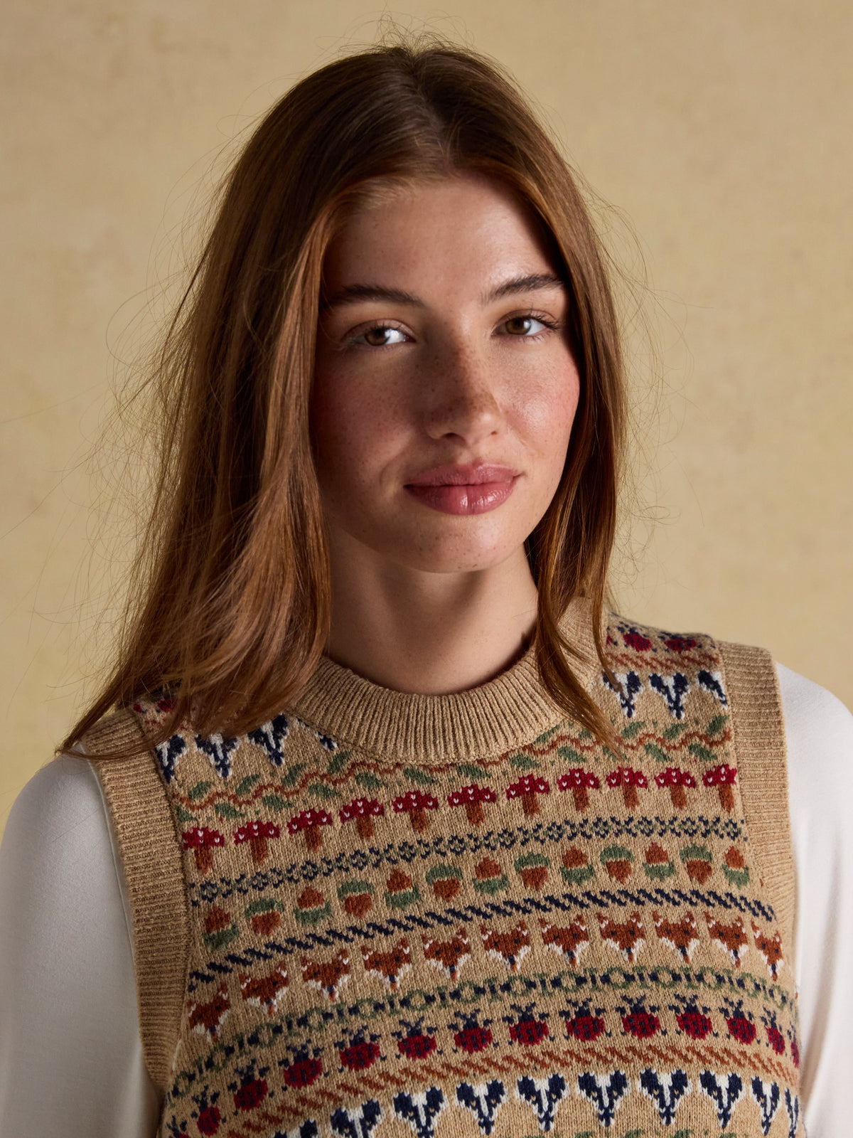 Woodland Oatmeal Cotton-Rich Intarsia Crew Neck Knitted Vest