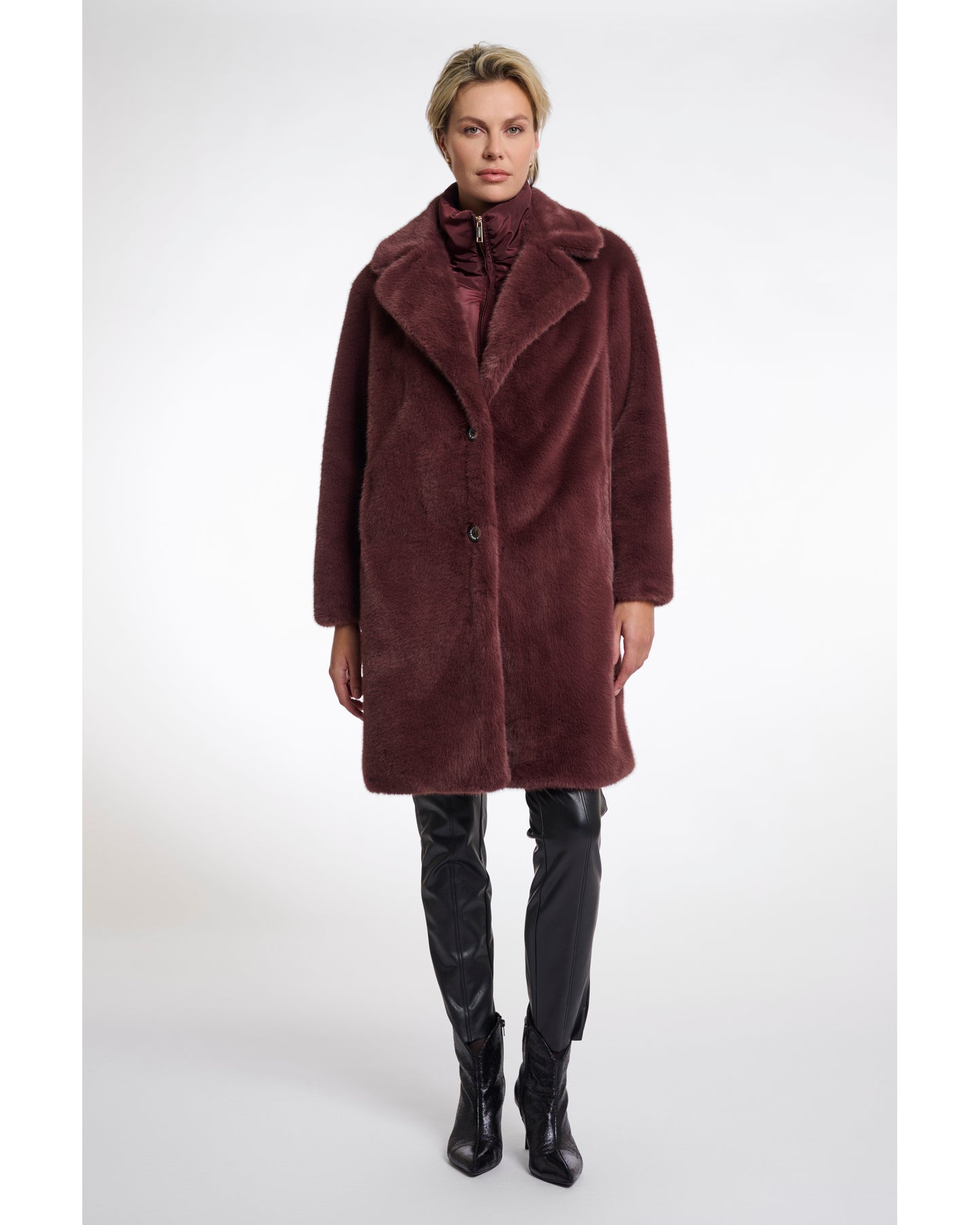 Single breasted faux fur coat with detachable collar
