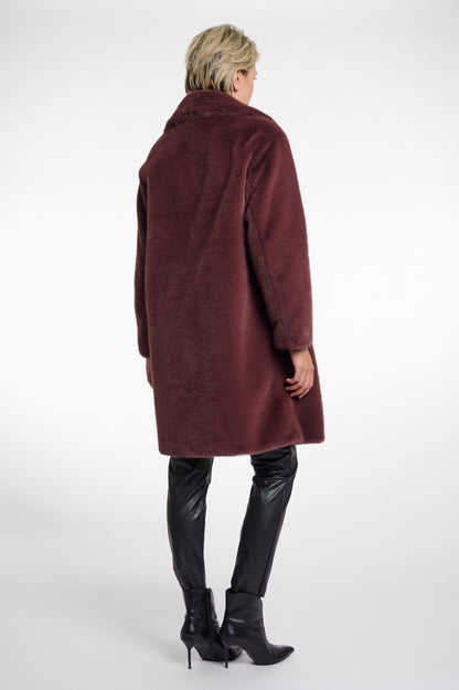 Single breasted faux fur coat with detachable collar