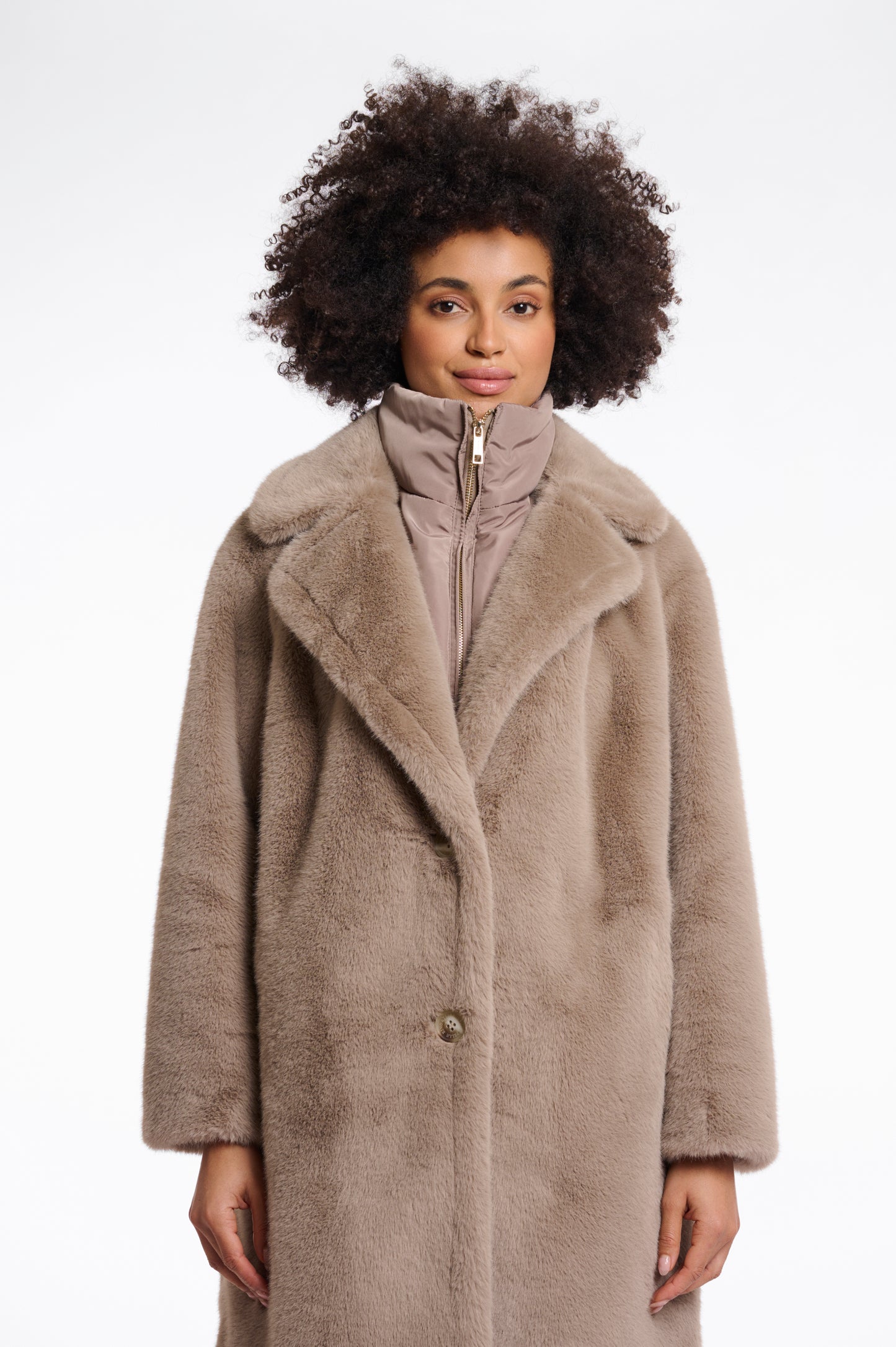 Single breasted faux fur coat with detachable collar