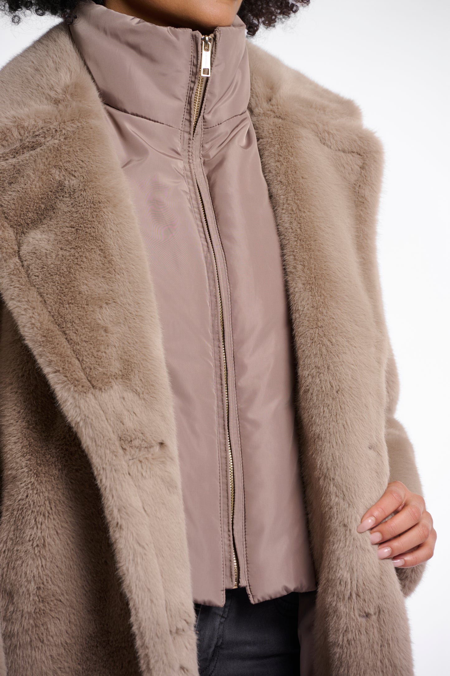 Single breasted faux fur coat with detachable collar