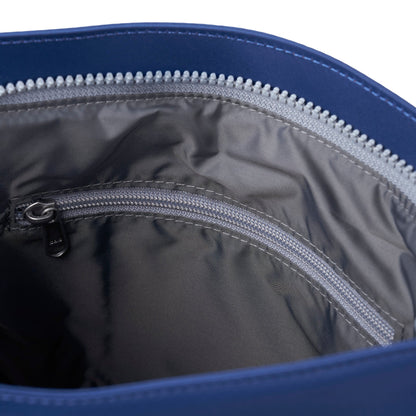 Kennington Crossbody Medium in Crisp Blue