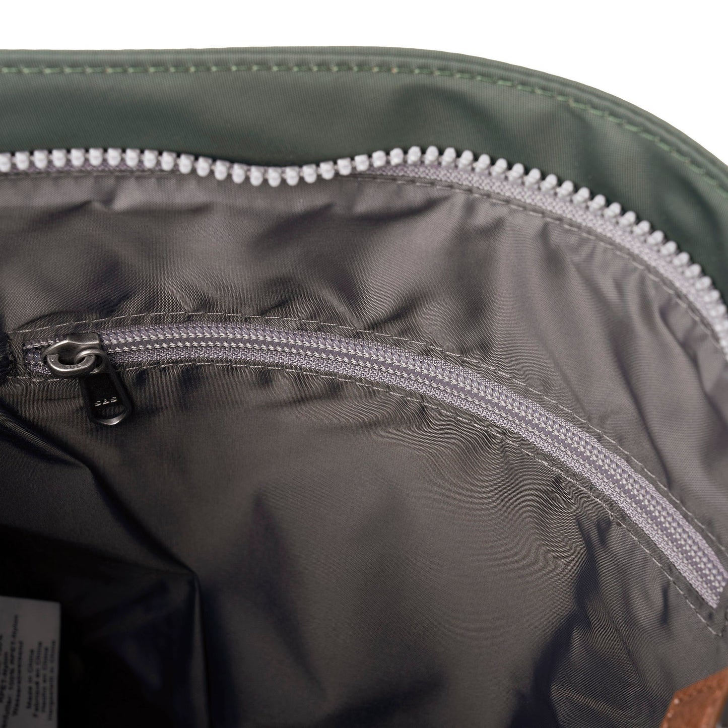 Kennington Crossbody Medium in Thyme