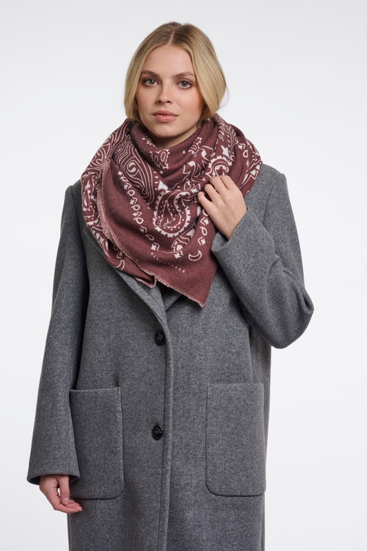Big square scarf with print  - Sangria paisley