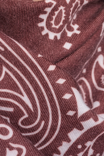 Big square scarf with print  - Sangria paisley