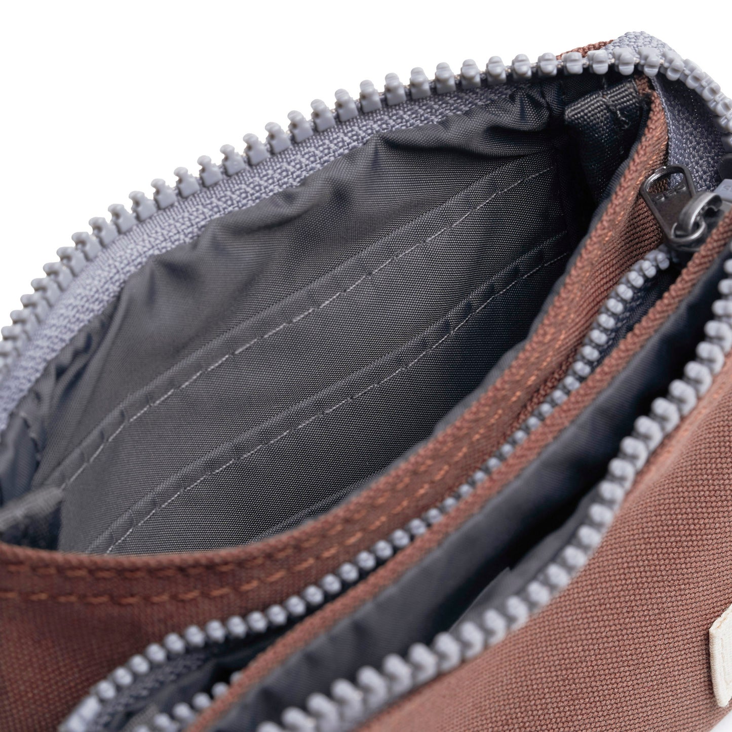 Carnaby Small Wallet in Coco