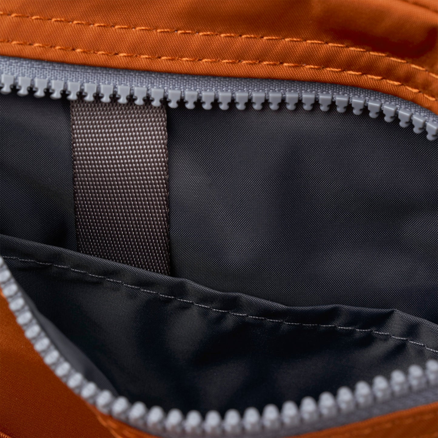 Chelsea B Medium Crossbody Bag in Bran