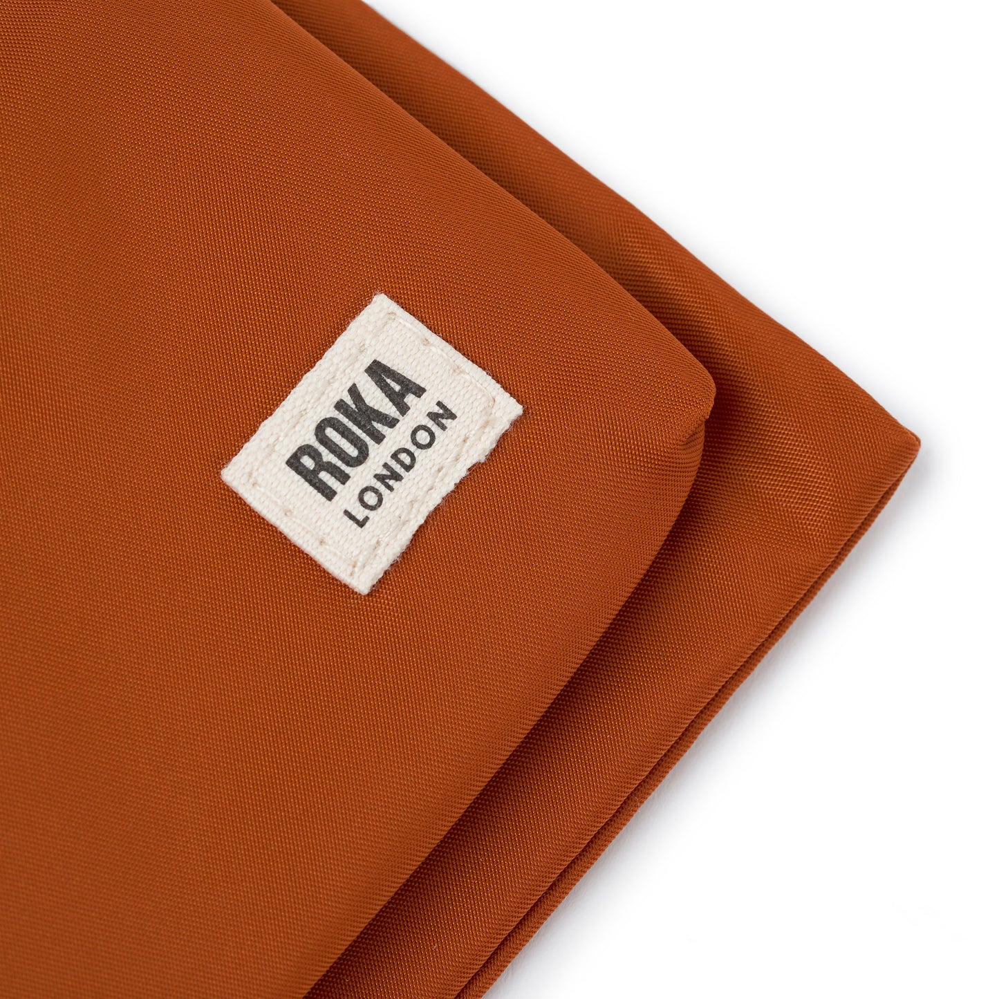 Chelsea B Medium Crossbody Bag in Bran