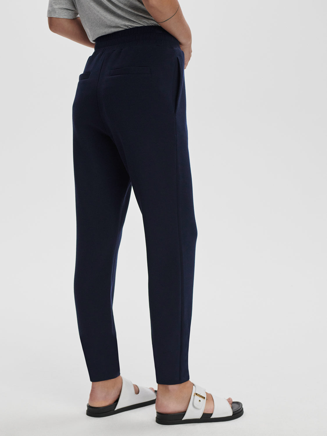 The Slim Pant 25