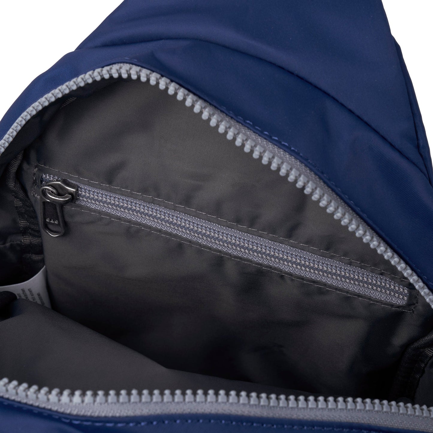Willesden Sling Bag Large in Crisp Blue