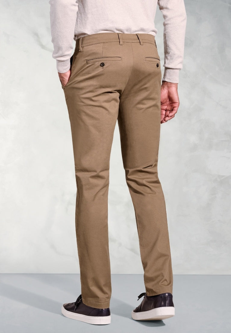 Leo Classic Fit Chino