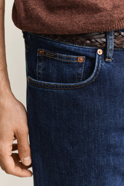 Regular FIt Clean Wash Jeans