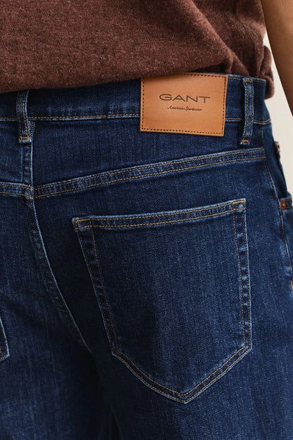 Regular FIt Clean Wash Jeans