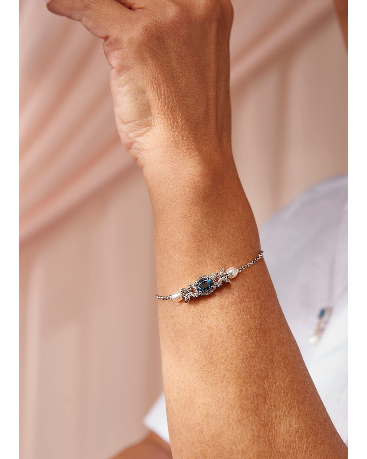 Queens Jubilee Superbloom London Blue Topaz Bracelet