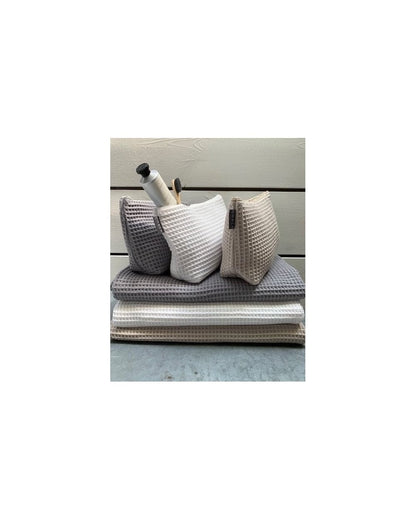 Medium Waffle Wash Bag - Light Grey
